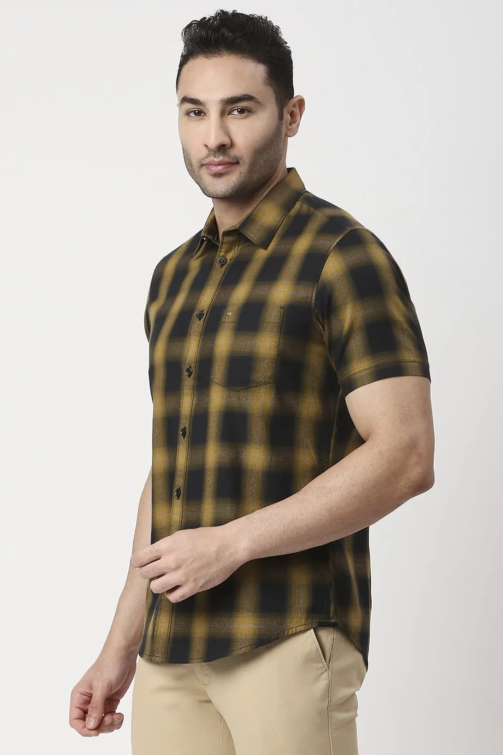 Slim Fit Cotton Grindle Checks Halfsleeves Shirt